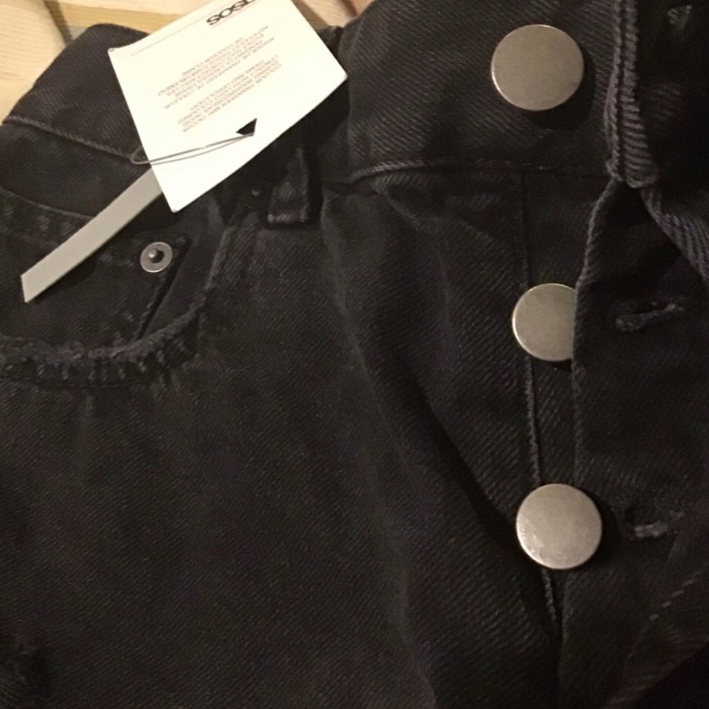 Distressed High Waist Black Shorts - Picture 2 of 5
